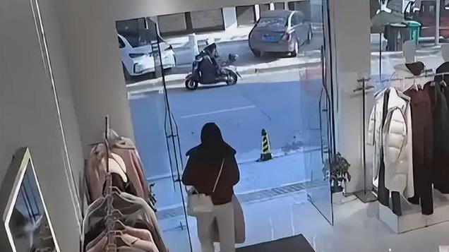 2399元羽绒服顺走后续！女子真容被曝，疑似惯犯，店主回应引争议