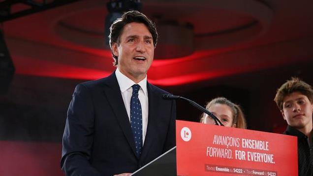 又一位西方领导人面临下台，特朗普趁火打劫，钦定冰球运动员替代