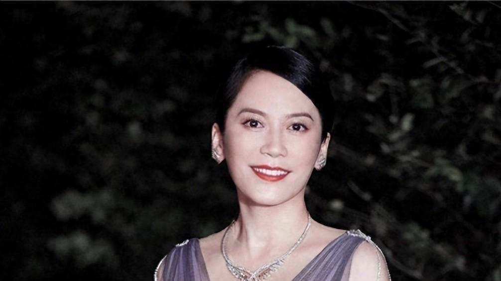 素颜也惊艳！赵雅芝、许晴、俞飞鸿卸妆后的天然美丽震撼全网