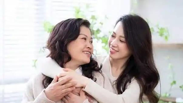我68退休金8000，去儿子家带孩子，听到他和儿媳聊天，我立马回家