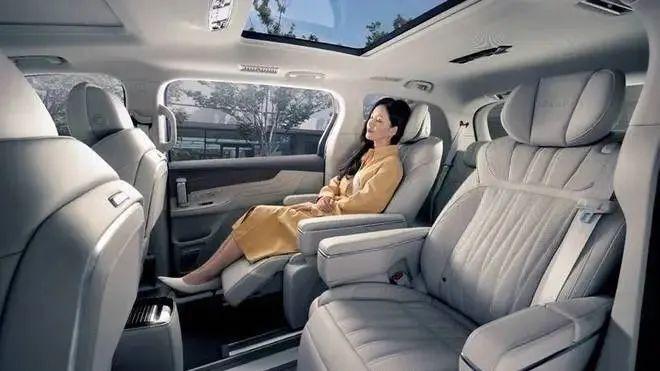 被遗忘的“奶爸车”！比理想L8豪华舒适，从20万降到9万多，却无人识货