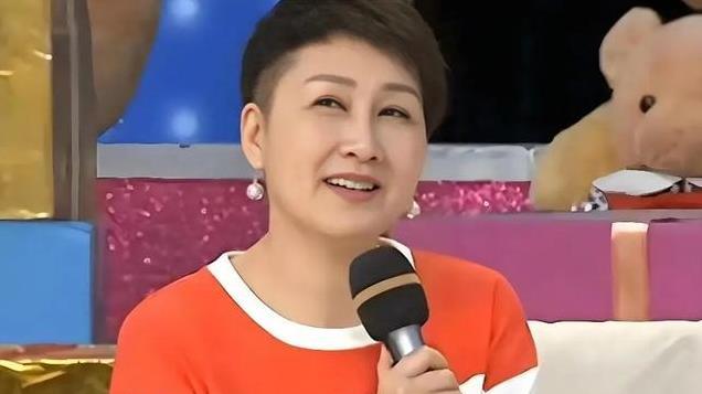 62岁张凯丽：28岁出演“刘慧芳”爆红，34岁嫁圈外老公