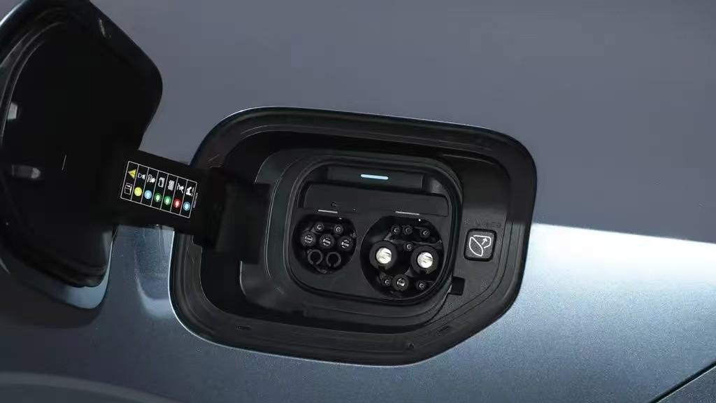 9月5日上市，领克Z10预售价21.58万起，对比特斯拉Model 3，如何？