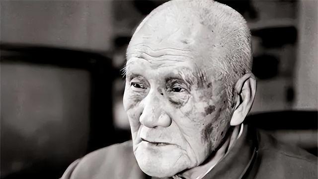 1940年毛主席遇刺，警卫用身体挡下致命一击，退役后享正军职待遇