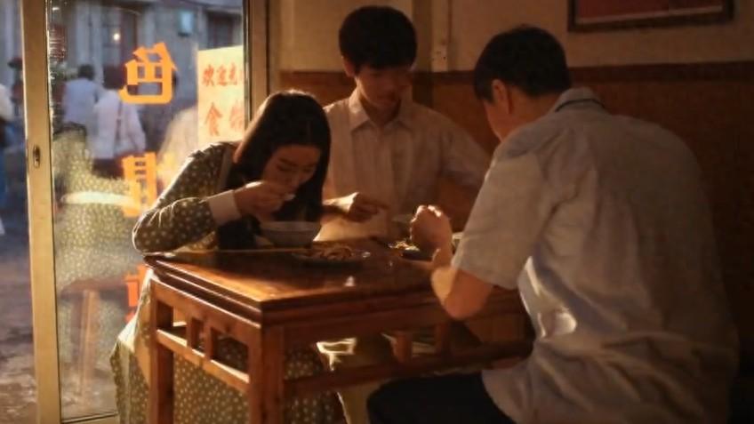 《小巷人家》：看懂李佳回头算计庄图南，才明白庄筱婷有多幸运