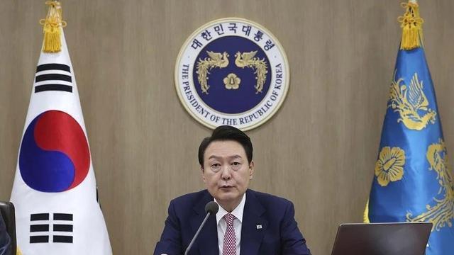 果然! 尹锡悦还在挣扎，命警卫处和搜查组对峙，2小时还进不去