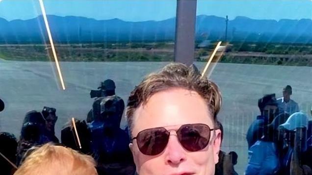 38岁印度裔女孩齐里斯：身为马斯克公司高管，却给他生下三个孩子