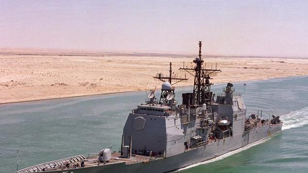 美航母迫近中国，红海传来噩耗，舰载机被击落，五角大楼下令彻查