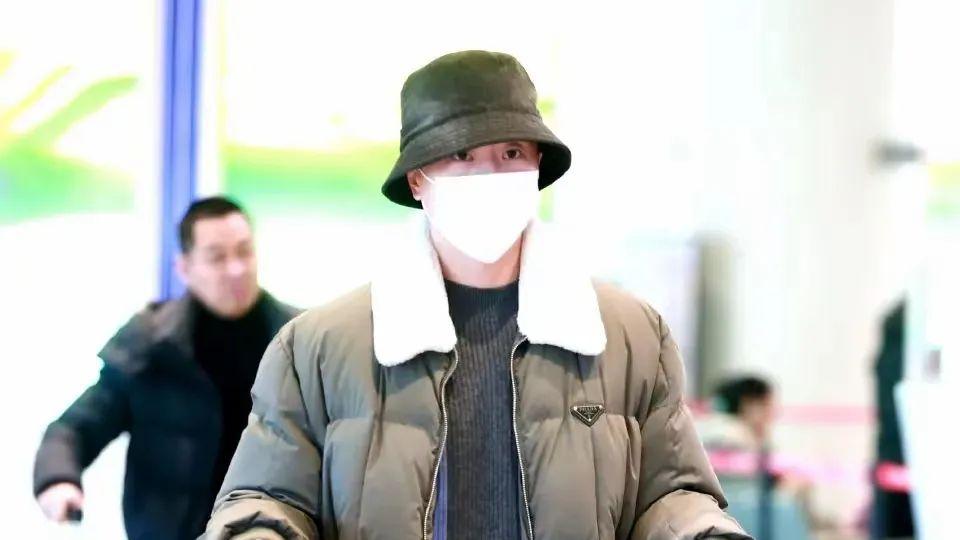 马龙比刘国梁还要忙，今日启程前往洛杉矶，回来还要赶跨年晚会！