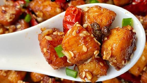 辣子鸡丁：辣到极致，还是温和入味，你的最爱？