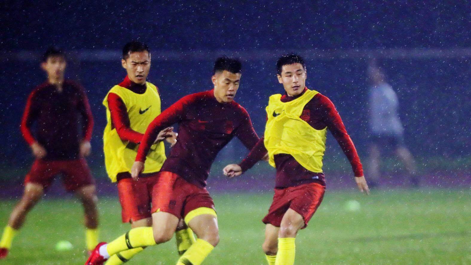 国足在亚洲杯以第18名落败，中间的转折点也是没了