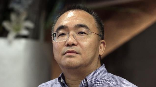 李铁为何被抓？欺负152亿富豪，对方不惜代价“报仇”，玉石俱焚