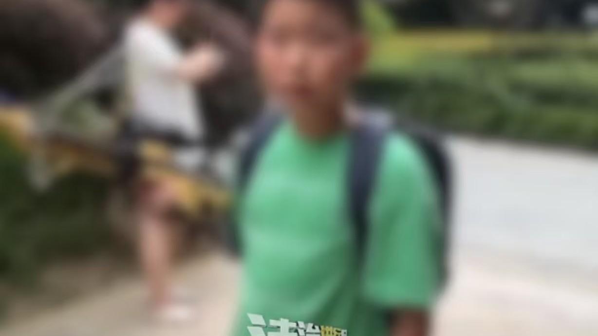 苏州男孩持弩杀猫引以为傲！称要买自动杀猫机，母亲回应惹怒网友