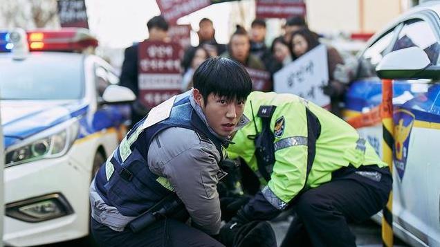 《老手2》 演员“疲惫”，故事老套，为什么9年后还要拍第二部？