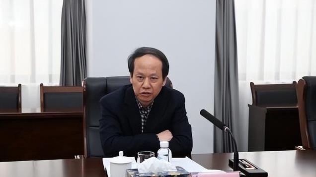 潜藏四川纪委系统长达33年内鬼被双开 达到退休年龄仍贪恋权力