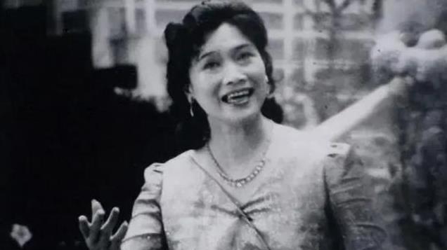 东方夜莺朱逢博恋爱6天就结婚, 丈夫去世后, 独守骨灰盒生活16年