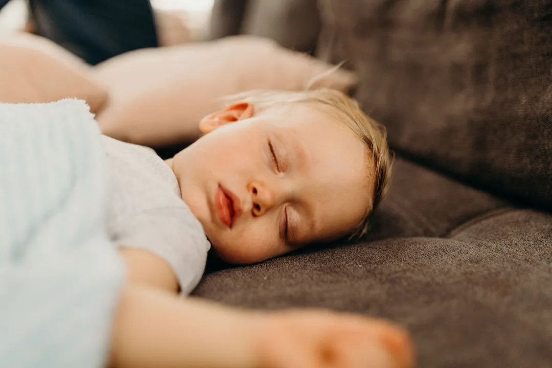 0～1岁婴儿最强作息指南，照着做养出天使宝宝，妈妈轻松拿捏