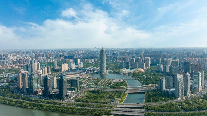 这个城市真豪横，大学生公交地铁免费随便坐！一证在手游遍全城