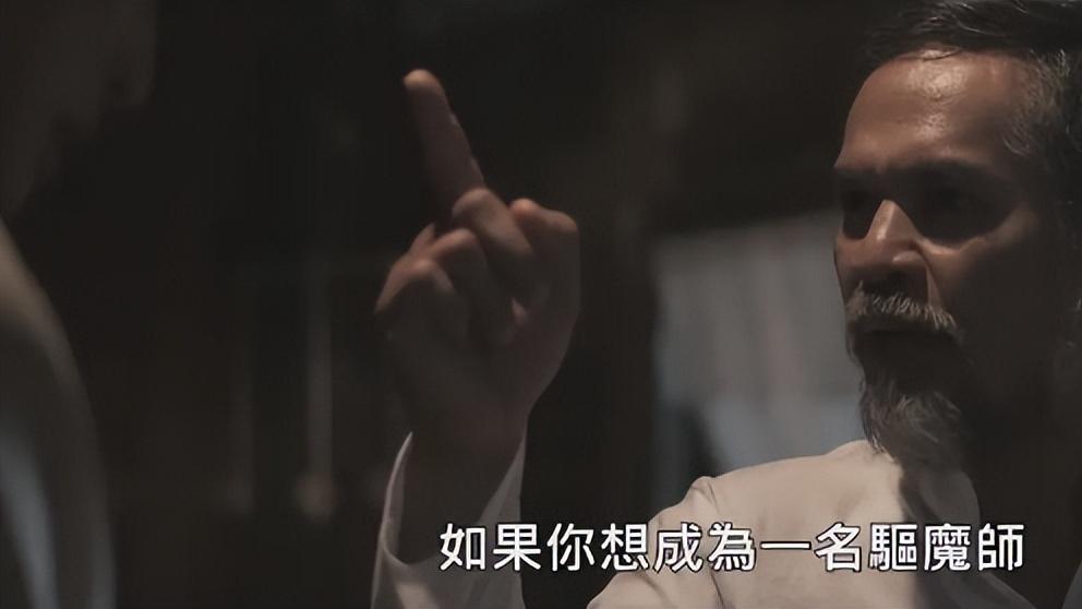探索禁忌边缘，揭秘《尸油降》的惊魂之旅