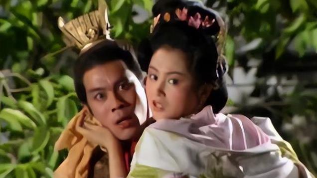 作为三国第一猛将，武力值拉满的吕布，是如何一步步葬送自己的？