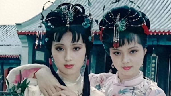 宝钗和黛玉是双美耀日？宝玉：别闹了，喜欢宝姐姐，只怪我太肤浅