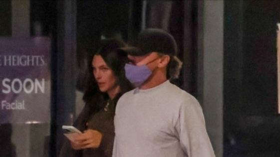 莱昂纳多新恋情曝光：牵手26岁女友Vittoria，打破“25岁魔咒”