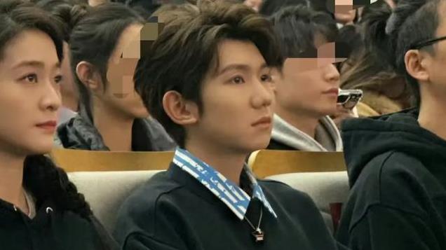 24岁王源大变样，面部浮肿满脸憔悴，不见往日帅气，网友：好丑呀