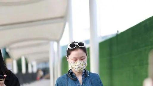 金靖官宣怀孕后，身怀六甲气质丝毫不减，坚持参加新剧首映礼