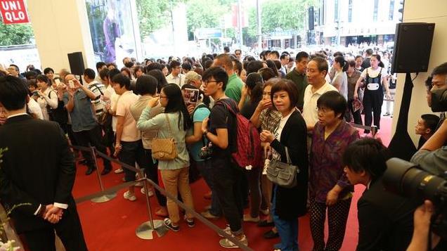 优衣库：坚决不用中国新疆的棉花；网友：优衣库离开倒计时开始