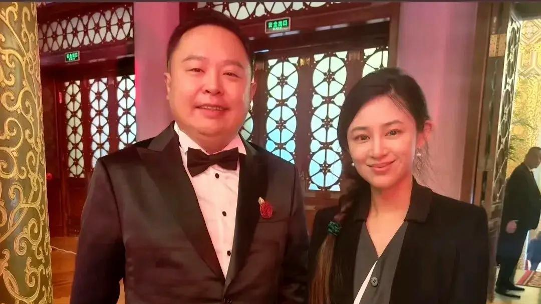 德云太子妃阎鹤祥，真给郭德纲长脸，当选为中国新闻周刊封面人物