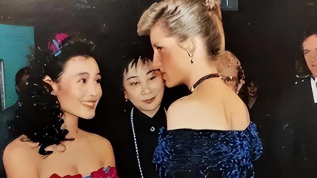 春晚至今后悔邀请她，捧了个“白眼狼”！导演：当时我都不想活了