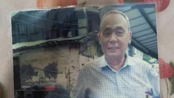 浙江法警截访时发生车祸，七旬访民被指“抢夺方向盘”获刑4年半
