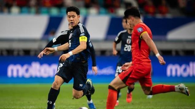 日媒：中国球迷的素质亟待提升，激光笔照射对手真的很无聊