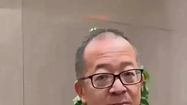 老俞，直播翻车！在线人数创新低，徒增笑料的“折腾”值得吗？