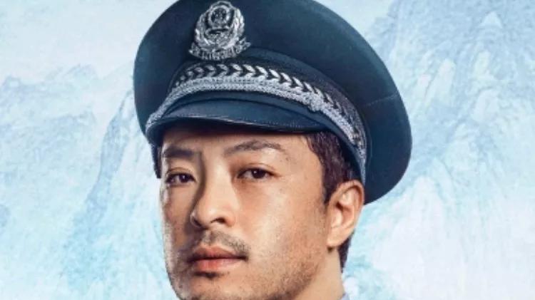 丁勇岱打酱油，富大龙17集不露面，《我是刑警》群像变大男主戏