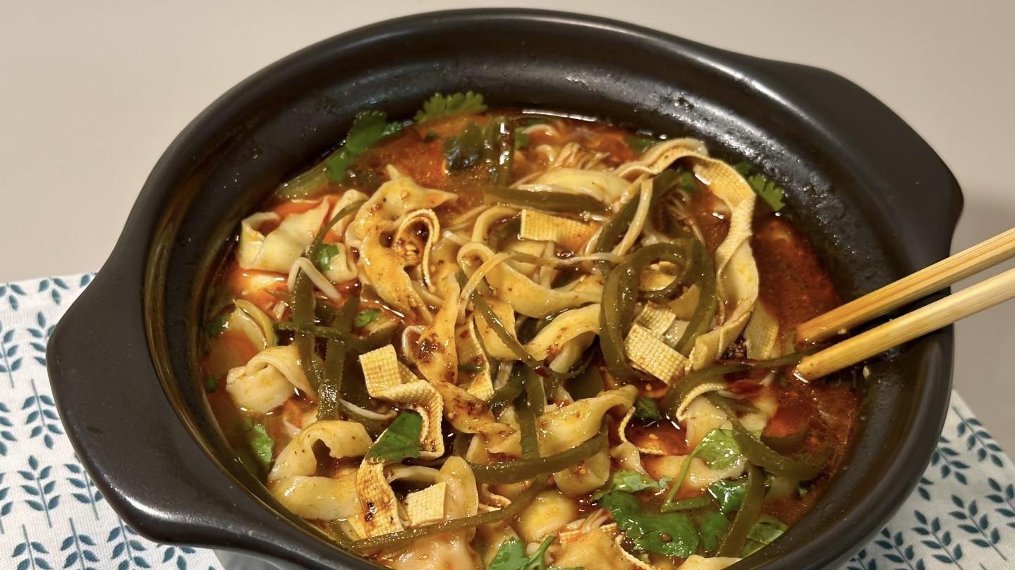 《美味砂锅刀削面，舌尖上的满足》