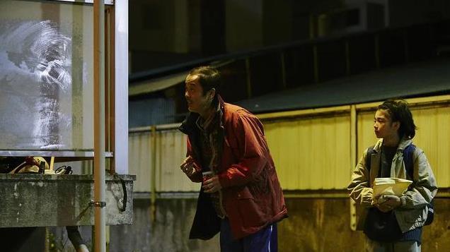 《小偷家族》：偷来的温情，捡来的亲缘