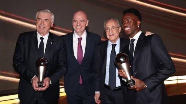 封神了！65岁安切洛蒂一夜3大纪录：7年豪夺15冠，加冕皇马第1人