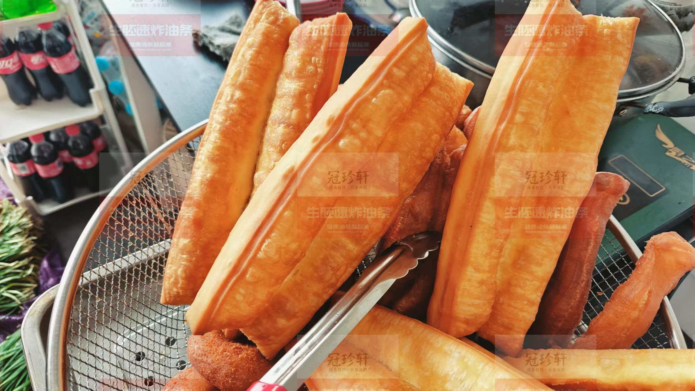 掌握生胚油条的发酵技巧，让您炸油条不在困难