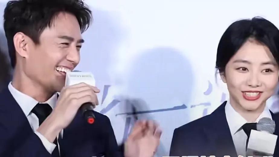 王凯对谭松韵频现亲密小动作，背后有何特别意义？