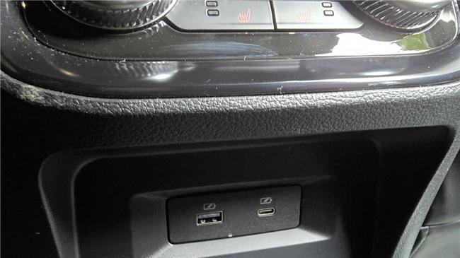 途昂对比探险者, 细节差得有点多