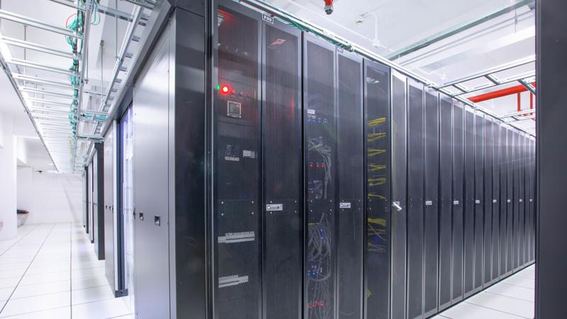 今年服务器出货量将下降20%，但AI热潮仍将为厂商贡献可观利润
