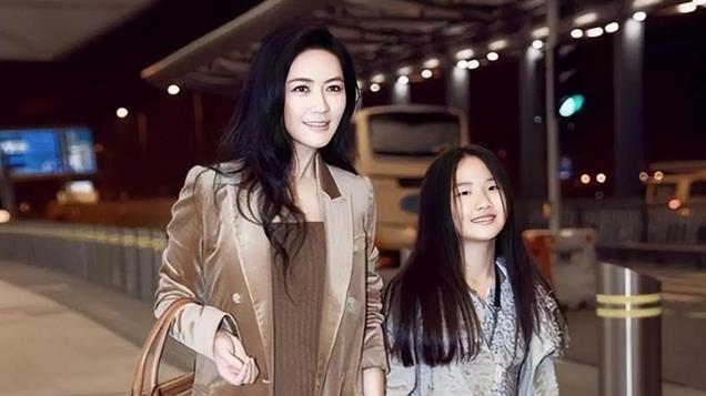 亿万富豪徐明：44岁病死狱中，留百亿遗产和明星妻子，如今怎样？