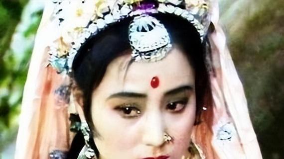 “玉兔精”李玲玉：与丈夫分居被疑离婚，如今一家三口生活幸福