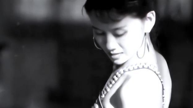 与杨丽萍离婚多年后，前夫刘淳晴毅然回到身边，无儿无女也无妨
