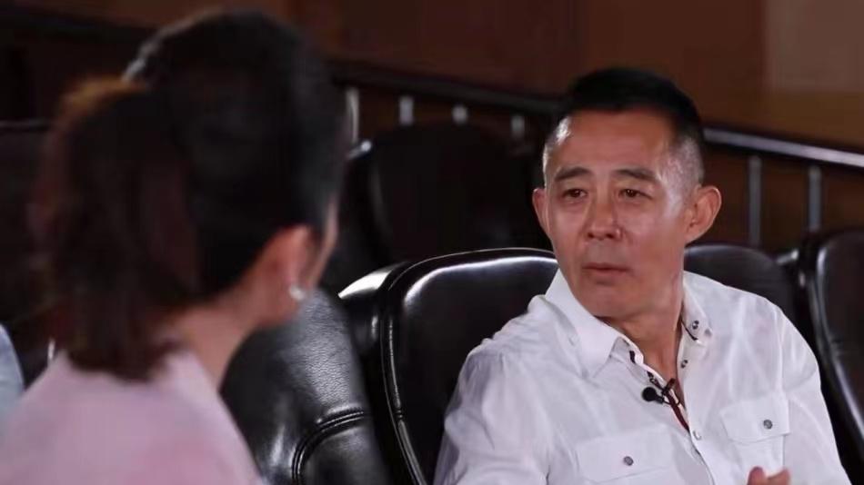 父亲花30万给弟弟买房，国庆第二天被赶出家门，我好心收留他回家，丈夫一句话，结束了我们15年婚姻