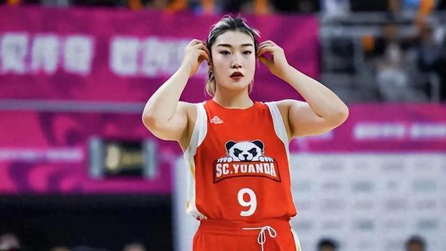 李梦16+5+8，韩旭14十7，王思雨12+3+2，最厉害的是高颂19十15！