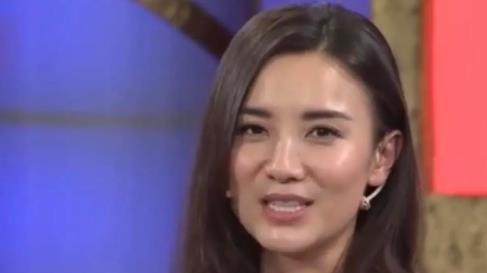 姐弟恋 与已婚导演同居5年，44岁被曝隐婚两年，宋佳上位史真精彩