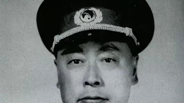 72年陈毅追悼会上，毛主席为何见挽联后脸色大变，执意要找到他？
