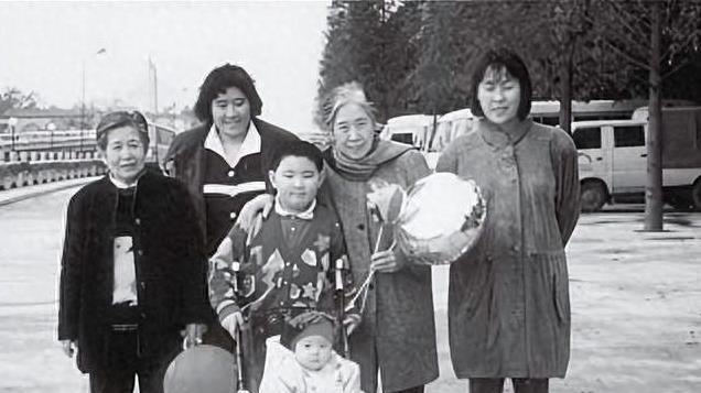 刘允斌：刘少奇长子，共和国第一代核武器专家，42岁不幸卧轨离世